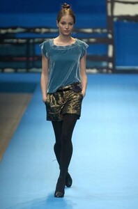 Cacharel-FW2005-16.jpg