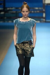 Cacharel-FW2005-17.jpg