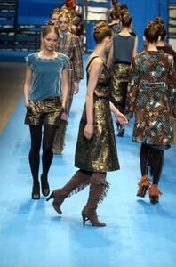 Cacharel-FW2005-19.jpg