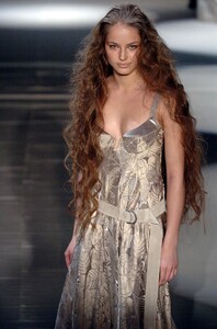 Catherine-Malandrino-FW2005-02.jpg