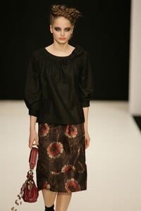 Clements-Ribeiro-FW2005-14.jpg