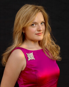 Elisabeth-Moss-Portrait-session-in-Los-Angeles-2008-004.jpg