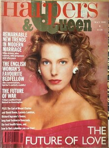 HarpersQueenUK0589cover.thumb.jpg.ffd29be5e38bbab600e2c407715a83af.jpg