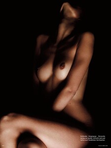 Hassett_Vogue_Germany_April_2013_03.thumb.jpg.c96785c7ef2ae792ee2490d315e9d4f6.jpg