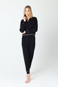 JUNE-HALF-ZIP-ALICEJOGGER-CASHMERE-LOUNGE-BLACK-1_1200x1800.jpeg