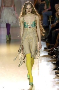 Jenny-Packham-FW2005-05.jpg