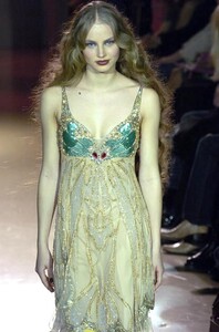 Jenny-Packham-FW2005-07.jpg