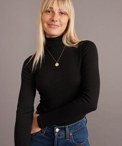 Lexi_Rib_Turtleneck_Black38630-Final_Web.thumb.jpg.bdbff75d6f572bfdcc711ee6eb07d465.jpg