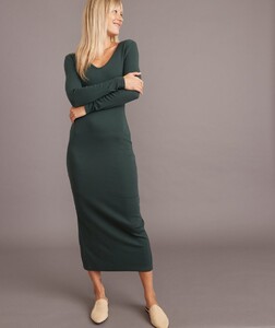 Lexi_Rib_V-Neck_Maxi_Dress_Green_Gables37198-Final_Web.thumb.jpg.5da575d57647a66669a8c687e0ef1588.jpg