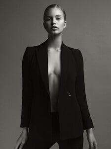 Lotta-Kaijarvi-by-Ryan-Conduit-2.thumb.jpg.37d8947a02f97f290e95be64a98862d8.jpg