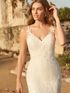 Maggie-Sottero-Canberra-Fit-and-Flare-Wedding-Dress-22MK003B01-Alt2-PL.jpg