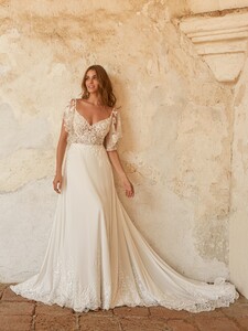 Maggie-Sottero-Primrose-A-Line-Wedding-Dress-22MK002A01-Main-IV.jpg