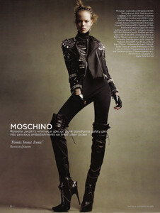 Milan_Demarchelier_UK_Vogue_August_2009_10.thumb.jpg.49fe594aedaffb154054b834b064f380.jpg