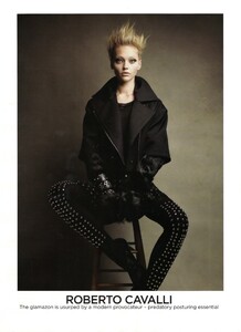 Milan_Demarchelier_UK_Vogue_August_2009_11.thumb.jpg.8b135d34c7e09066937c921958940e90.jpg