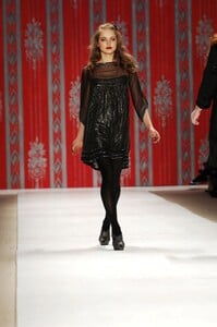 Nanette-Lepore-FW2006-03.jpg