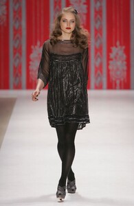 Nanette-Lepore-FW2006-05.jpg