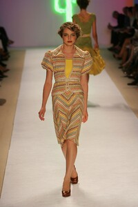 Nanette-Lepore-SS2006-05.jpg