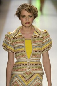 Nanette-Lepore-SS2006-11.jpg