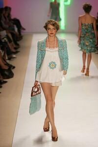 Nanette-Lepore-SS2006-13.jpg