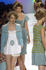 Nanette-Lepore-SS2006-26.jpg