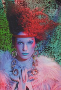 Nars_Vogue_Russia_January_2011_04.thumb.jpg.d432453e4cbbea7b83f678eaa33de921.jpg