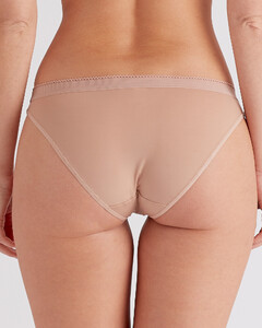 Naturals_CB_brief_back_hr.jpg