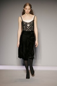 Nicole-Farhi-FW2005-04.jpg