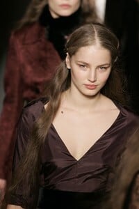 Nicole-Farhi-FW2005-23.jpg