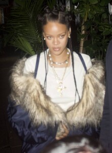 Rihanna---Seen-at-Carbone-Restaurant-in-NYC-02.jpg
