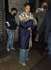 Rihanna---Seen-at-Carbone-Restaurant-in-NYC-05.jpg