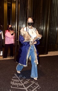 Rihanna---Seen-at-Carbone-Restaurant-in-NYC-08.jpg