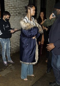 Rihanna---Seen-at-Carbone-Restaurant-in-NYC-11.jpg