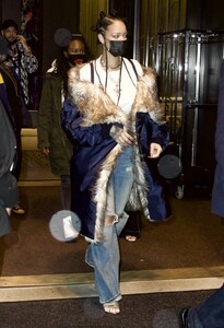 Rihanna---Seen-at-Carbone-Restaurant-in-NYC-19.jpg