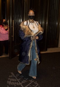 Rihanna---Seen-at-Carbone-Restaurant-in-NYC-21.jpg