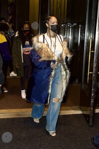 Rihanna---Seen-at-Carbone-Restaurant-in-NYC-32.jpg