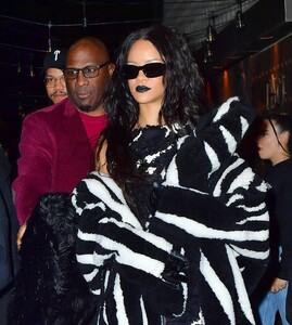 Rihanna---Steps-out-for-her-brother-Rorys-Halloween-party-in-New-York-10.jpg