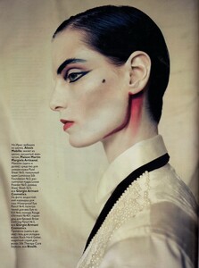 Roversi_Vogue_Russia_May_2010_01.thumb.jpg.e50c3554268517ebd42b1405187b054d.jpg