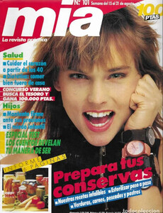 SarahHaysmiaSp15-210888no101cover.thumb.jpg.a98a789f345783815e329e163239801c.jpg