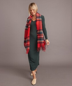 Scotland_Scarf_Holiday_Red_Plaid37300-Final-Web.thumb.jpg.45963e2771e941f68fc5cd5452fb02b7.jpg