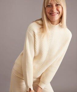 Skylar_Turtleneck_Sweater_Ivory39592-Final_Web.thumb.jpg.2f3c661488dfacfd36d4f6bc5b508331.jpg