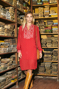 Souleiado_catalogue_david_picchiottino_MakeupHair-Cecile-Anton-9-.thumb.jpg.f13f6cc12781c85021e77c524ff6fe6a.jpg