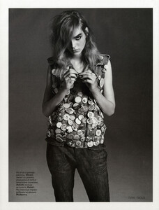 Tsiolis_Vogue_Russia_February_2009_03.thumb.jpg.d286d84d74d5ddcbd87323f089ab4c78.jpg