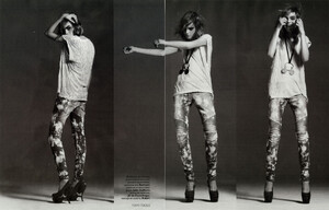 Tsiolis_Vogue_Russia_February_2009_04.thumb.jpg.e9415e3c62ff95cdd58cd09c95853d5d.jpg