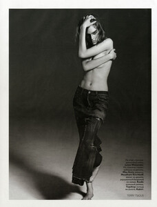Tsiolis_Vogue_Russia_February_2009_05.thumb.jpg.bb81bb967e8668c5e355496e74811111.jpg