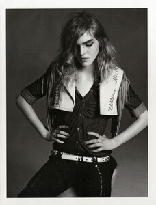 Tsiolis_Vogue_Russia_February_2009_06.thumb.jpg.34fb63cd7333462d8c3af98baf19741e.jpg