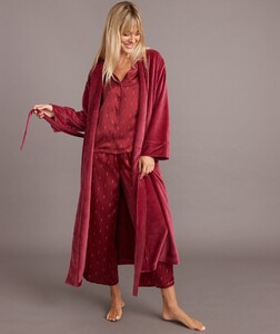 Velour_Robe_Rhododendron37735-Final_web.thumb.jpg.f1fdba1c17770cd59be6785e796eb2d8.jpg