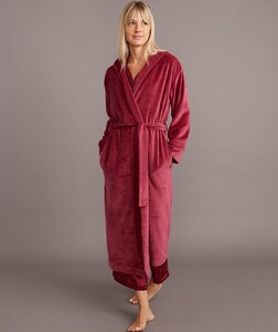 Velour_Robe_Rhododendron37756-Final_web.thumb.jpg.cff2556b5f957dfd1a6535774a445771.jpg