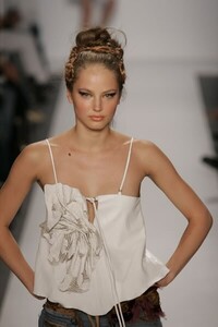 Venexiana-SS2006-08.jpg