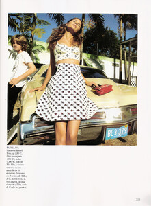 Vogue-Spain-April-2012-cameron-russell-001.thumb.jpg.1823b04296d13c9e5d72deb0d5860875.jpg
