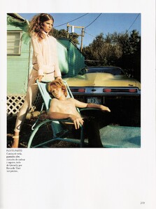 Vogue-Spain-April-2012-cameron-russell-007.thumb.jpg.8389b92a2d9fb3997c04639fcbac17d4.jpg